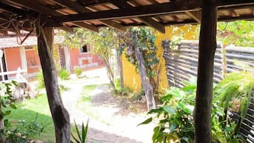 Quarto duplo econômico, vista para o jardim | Vista do quarto