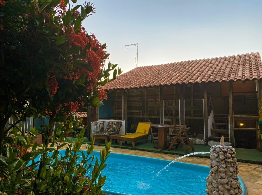 Piscina interna, espreguiçadeiras