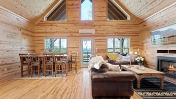 Una Smart TV, una chimenea