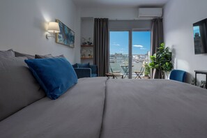 2 slaapkamers, een kluis op de kamer, een bureau