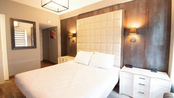 Desk, laptop workspace, free WiFi