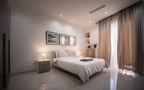 2 bedrooms, desk, iron/ironing board, WiFi