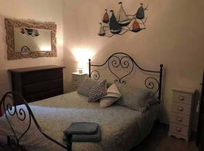 4 bedrooms, iron/ironing board, travel cot, WiFi - Beautiful house within walking distance from the sea (Porto Pozzo)