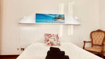 3 chambres, fer et planche à repasser, Wi-Fi, draps fournis