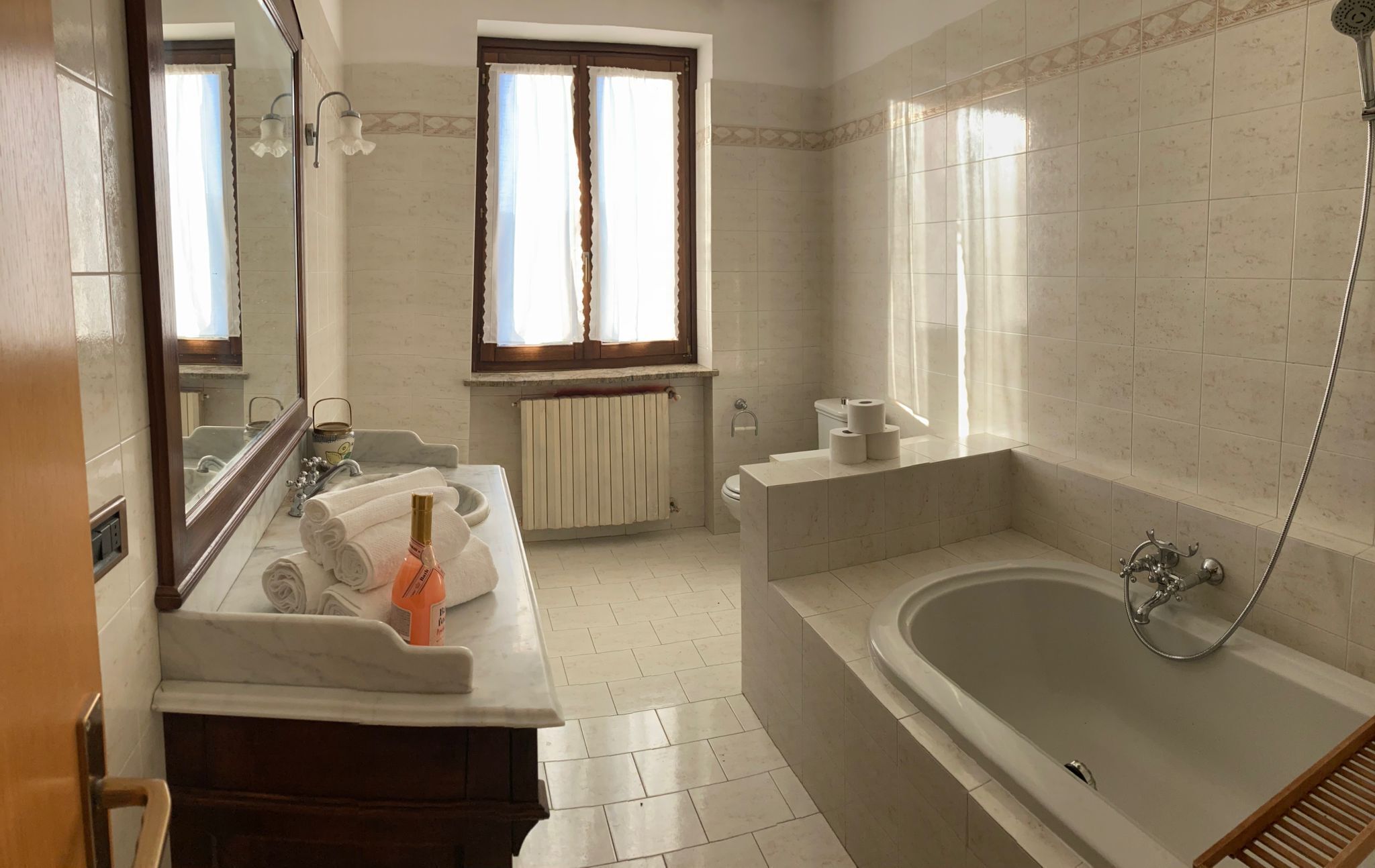 Doccia, asciugacapelli, bidet, asciugamani