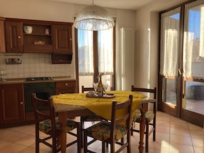 Dining - Vacation home the two P's, relaxation on the Francigena for families or groups of friends (Bollengo)