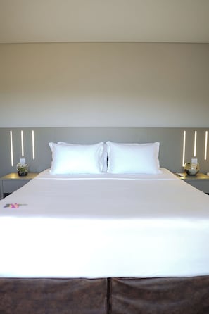 Deluxe Room, Lanai, Valley View | Free WiFi