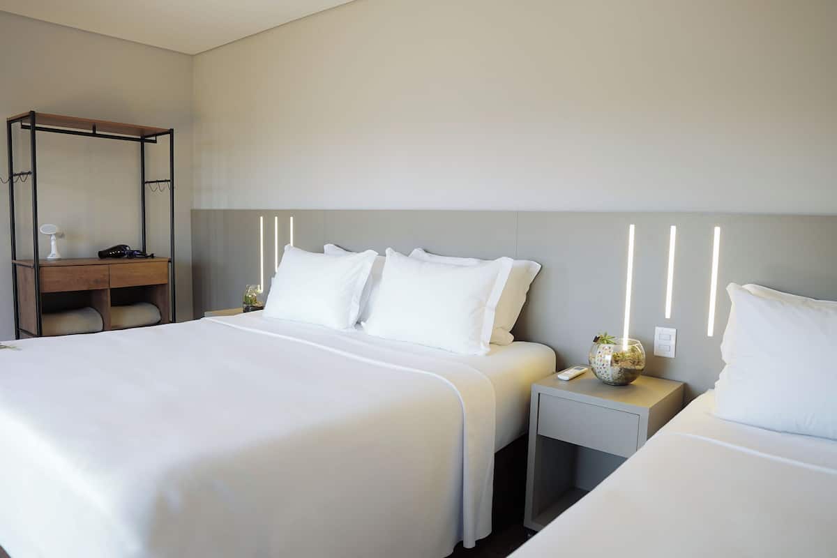 Deluxe Room, 1 Bedroom, Non Smoking, Lanai | Free WiFi