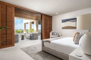 5 habitaciones, tabla de planchar con plancha y cuna de viaje