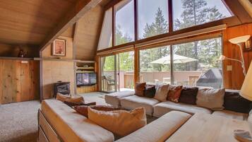 House, 3 Single Beds (Puma 04) | Living area