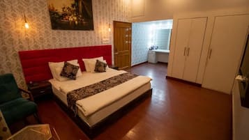 Executive Room | Desk, free WiFi