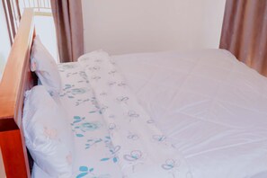 12 Schlafzimmer, Bügeleisen/Bügelbrett, WLAN, Bettwäsche