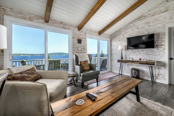 Smart TV, foosball - Modern Home Steps from Brewery with Ocean View (Dildo)