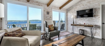 Modern Home Steps from Brewery with Ocean View