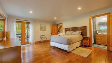 3 camere, una scrivania, ferro/asse da stiro, culla da viaggio