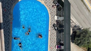 室外游泳池