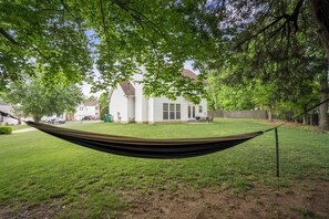 Exterior - Centrally Located with Large Yard Quite Spacious Home (Charlotte)