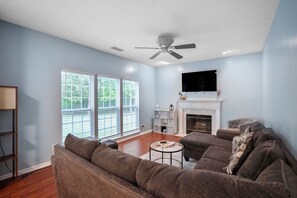 Smart TV, fireplace - Centrally Located with Large Yard Quite Spacious Home (Charlotte)