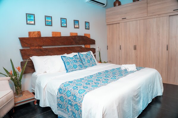 3 habitaciones, tabla de planchar con plancha, wifi y ropa de cama 