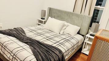 3 bedrooms, desk, iron/ironing board, free WiFi