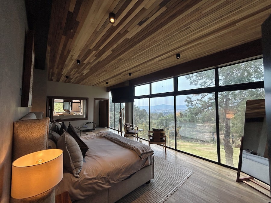 Honeymoon Room | In-room safe, free WiFi, bed sheets