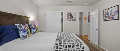 3 Schlafzimmer, Bügeleisen/Bügelbrett, WLAN, Bettwäsche