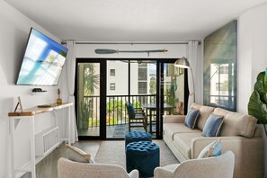 Smart TV, libros y estéreo 