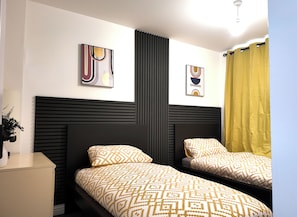 3 chambres, fer et planche à repasser, Wi-Fi, draps fournis