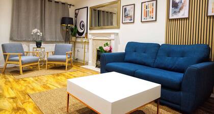 Spacious 3-Bed Near Northampton Uni & Town | Perfect for Groups & Families