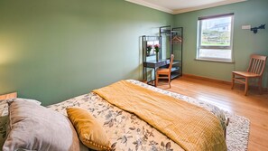 2 bedrooms, WiFi, bed sheets