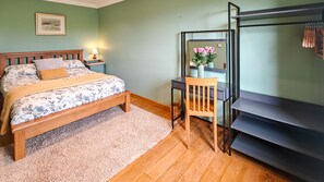2 bedrooms, WiFi, bed sheets