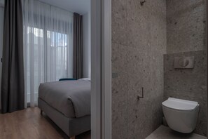 Dusch, hårtork, handdukar och tvål