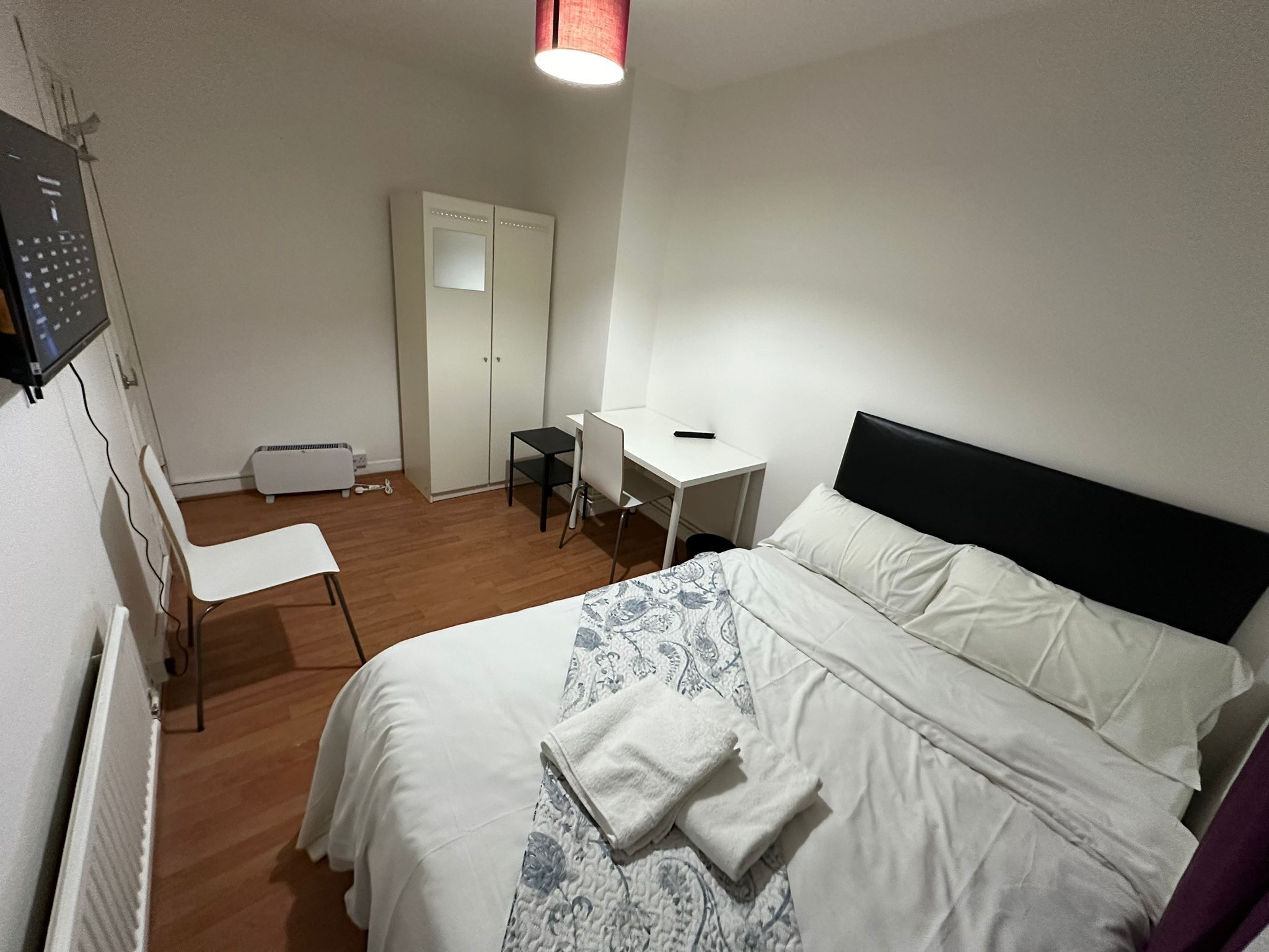 1 bedroom, desk, iron/ironing board, WiFi