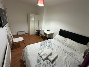 1 bedroom, desk, iron/ironing board, WiFi