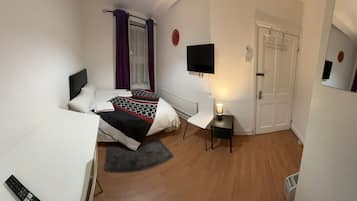 1 bedroom, desk, iron/ironing board, WiFi