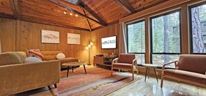 ハウス シングルベッド 2 台 (Puma 10) | リビング エリア