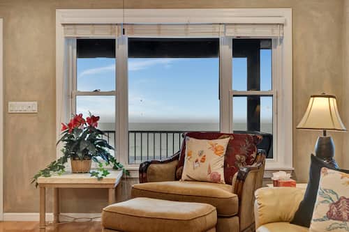 Luxury Penthouse, Ocean View | Living area