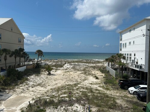 Paradise on Okaloosa Island: Your Beachfront Escape Awaits!