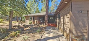 House, Multiple Beds (Acer 10) | Exterior detail - Acer 10 (Bend)