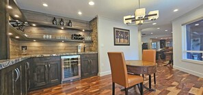 House, Multiple Beds (Acer 10) | Dining