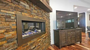 House, Multiple Beds (Acer 10) | Interior