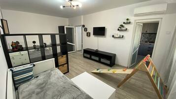 1 bedroom, iron/ironing board, WiFi, bed sheets