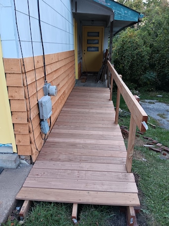 Property grounds. Charming 1-bedroom house in nice Imperial with AC. Attn! Traveling Contractors