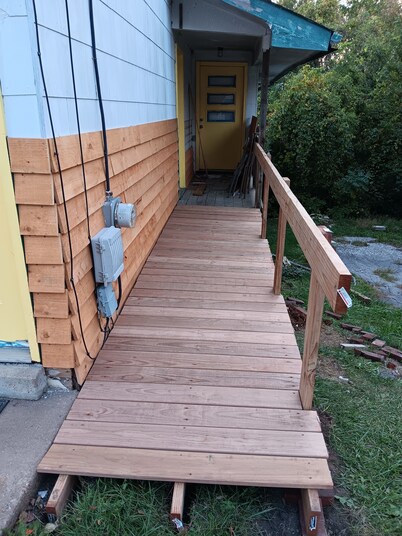 Charming 1-bedroom house in nice Imperial with AC.  Attn! Traveling Contractors