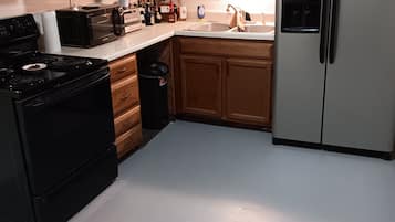 Fridge, microwave