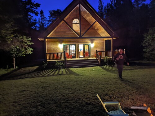 Drummond Island Hotel & Vacation Homes - Pond Cabin 8