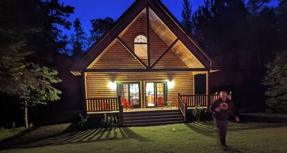 Drummond Island Hotel & Vacation Homes - Pond Cabin 8