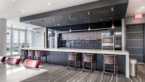 Executive lounge - 3Thirty3 (New Rochelle)