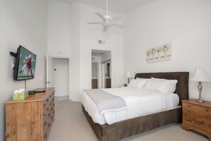 3 bedrooms, iron/ironing board, travel cot, free WiFi - Beautiful 3-bedroom, 3-bathroom condo in gated golf community in Palm Desert. (Palm Desert)