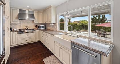 Family Friendly Disney Retreat with a Pool!